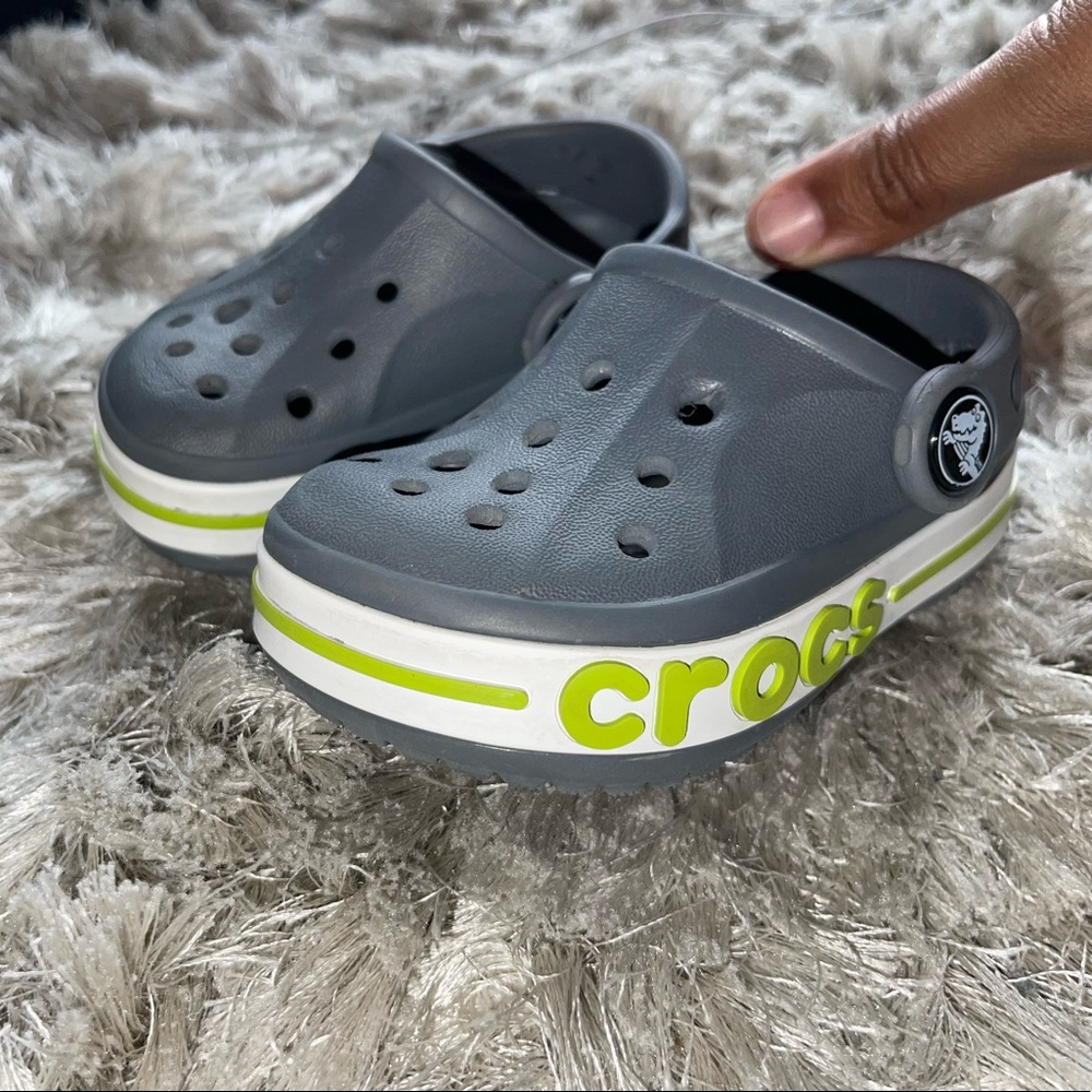 Boy’s Crocs Size 5